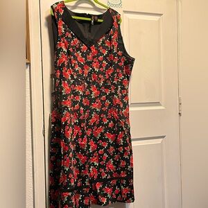 Floral Sleeveless Dress - Black and Red Retro-Chic